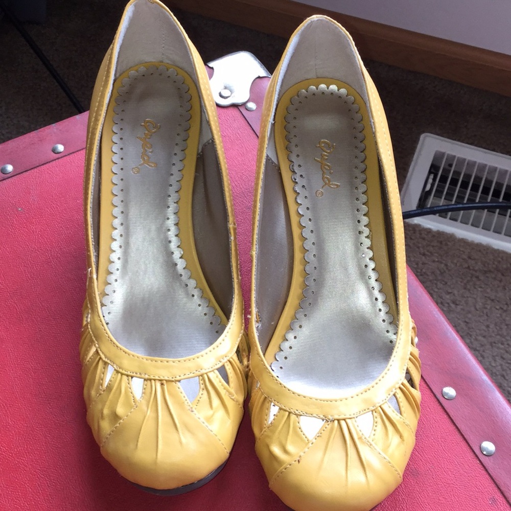 Qupid wedge heel.